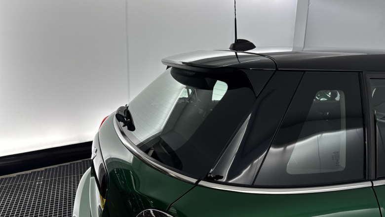 MINI Hatchback 1.5 Cooper Classic 5dr Petrol Hatchback